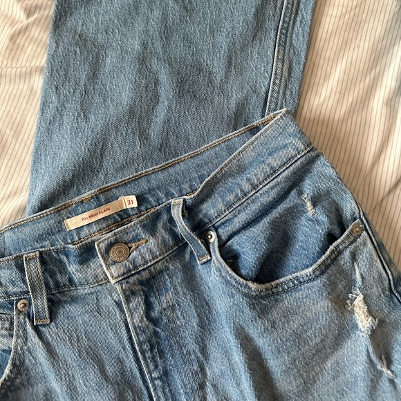 Levi’s Flare Jean - Picture 9 of 11